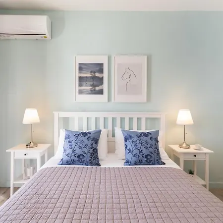 Effie's Cozy House Apartment