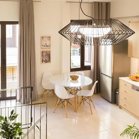 Апартаменты Effie's Cozy House *